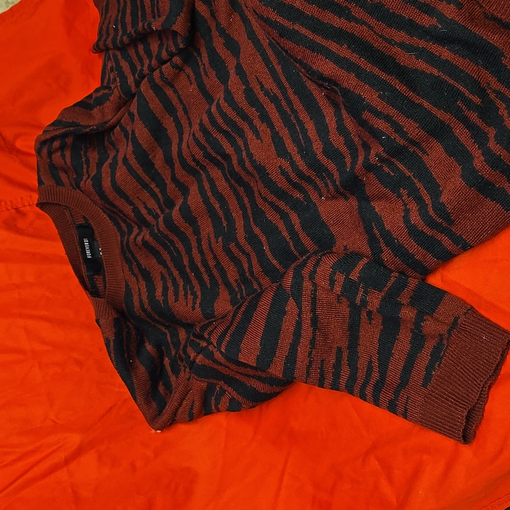 Sweater - Picture 2 of 6